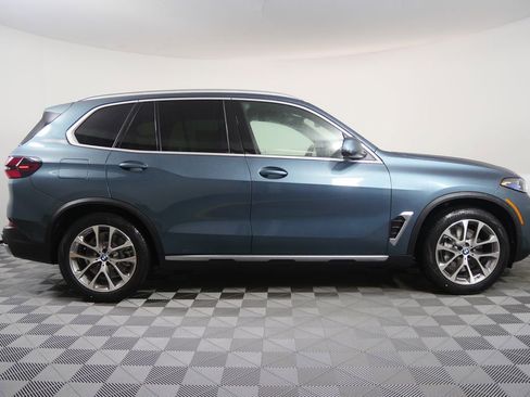 New 2026 BMW X5 xDrive50e image 2