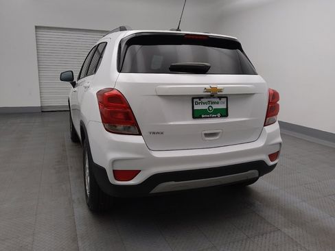 Used 2022 Chevrolet Trax LT w/ LT Convenience Package image 6