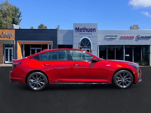 Used 2025 Cadillac CT5 V w/ Platinum Package AWD/4WD image 2