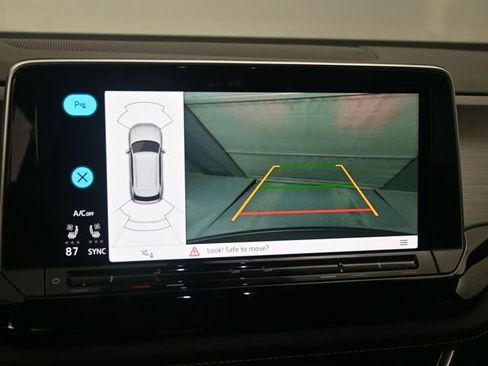 Used 2024 Volkswagen Atlas Cross Sport SE image 12