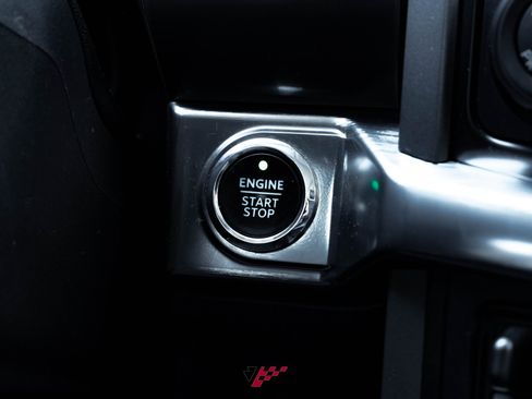 Used 2021 Ford F150 Lariat w/ Max Trailer Tow Package image 19