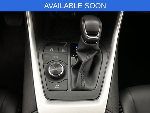 Used 2025 Toyota RAV4 XLE Premium image 25