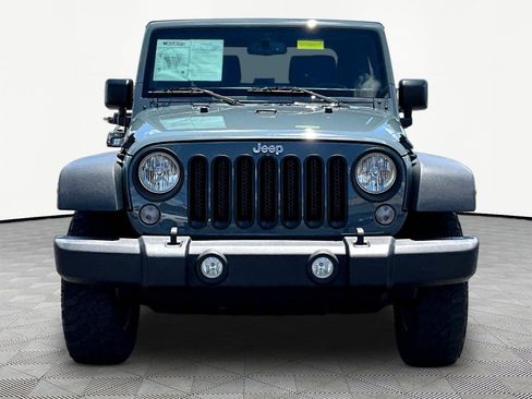 Used 2015 Jeep Wrangler Rubicon w/ Power Convenience Group AWD/4WD image 2