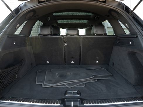Used 2019 Mercedes-Benz GLC 300 4MATIC image 27