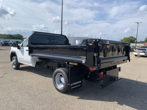 New 2025 GMC Sierra 3500 Pro w/ Convenience Package AWD/4WD image 38