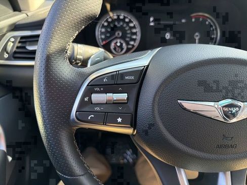 Used 2022 Genesis G70 2.0T AWD/4WD image 19