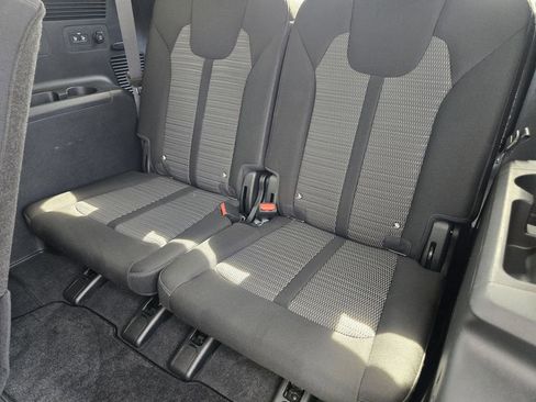 Used 2025 Kia Sorento LX image 29