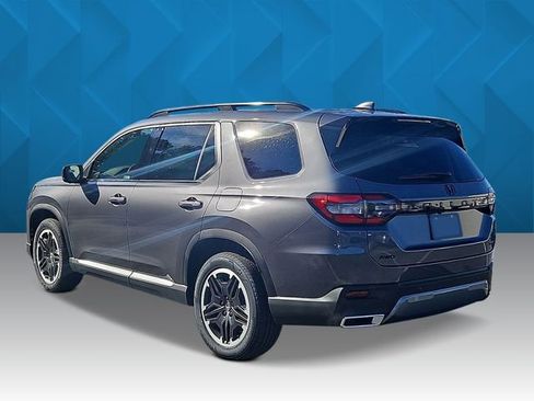 New 2026 Honda Pilot Touring image 2