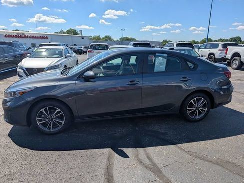 Used 2024 Kia Forte LXS FWD image 4