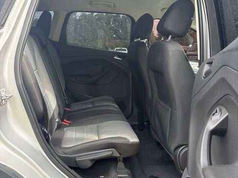 Used 2014 Ford Escape SE image 12