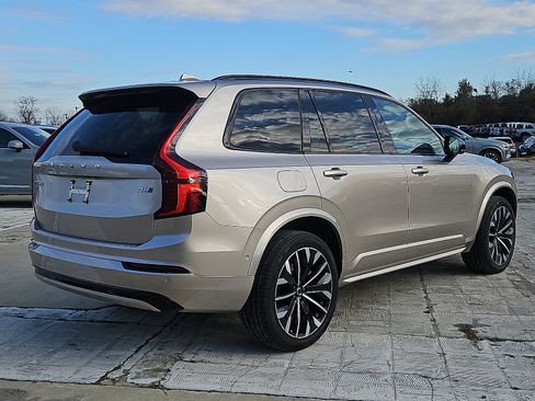 New 2026 Volvo XC90 B6 Ultra w/ Protection Package Premier AWD/4WD image 6