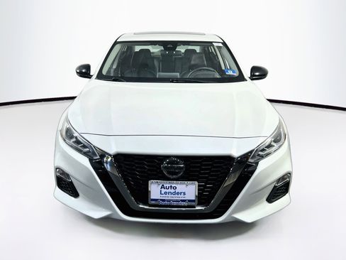 Used 2020 Nissan Altima 2.5 SR w/ Premium Package AWD/4WD image 2