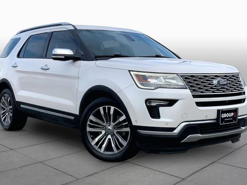 Used 2019 Ford Explorer Platinum AWD/4WD image 3