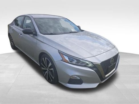 Used 2022 Nissan Altima 2.5 SR image 1