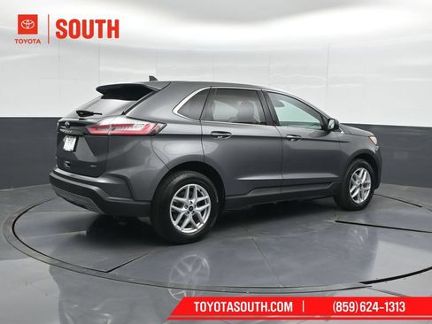 Used 2024 Ford Edge SEL AWD/4WD image 2