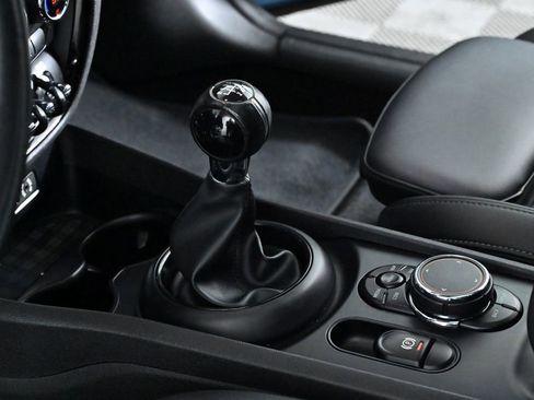 Used 2018 MINI Cooper Clubman image 18