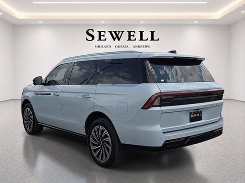 Used 2025 Lincoln Navigator Black Label AWD/4WD image 3