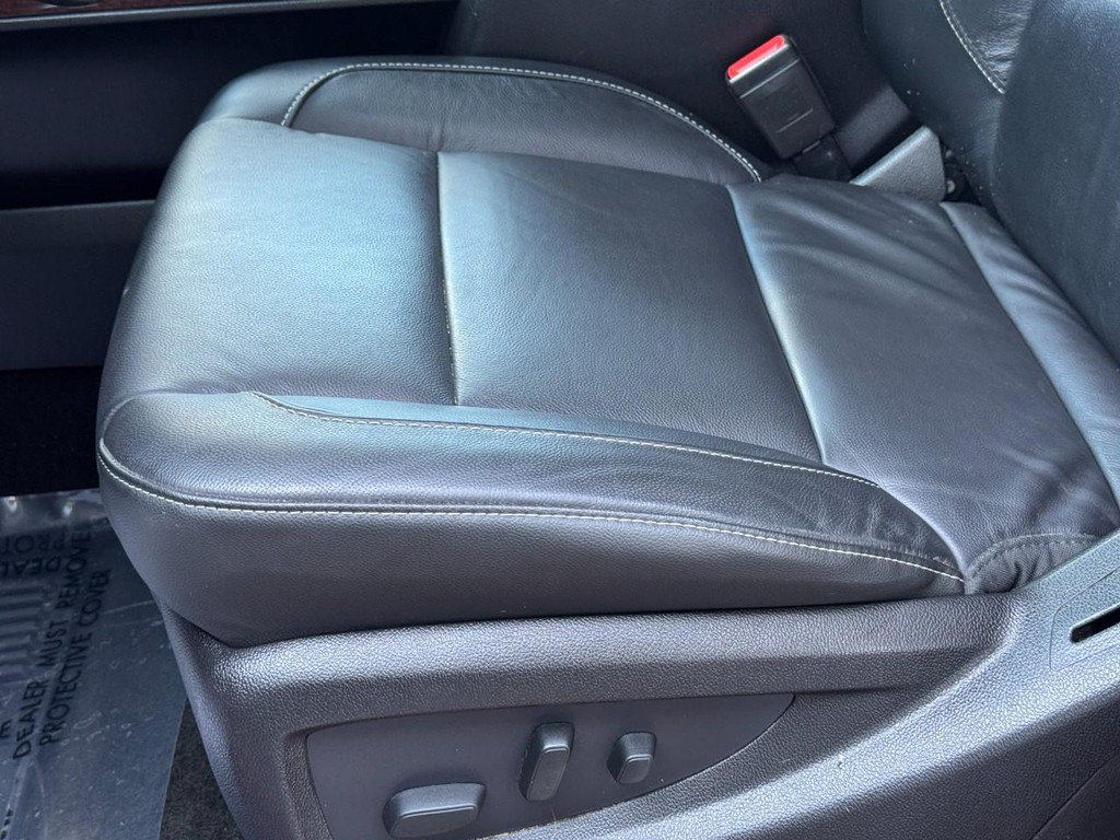 Used 2016 GMC Sierra 2500 SLT w/ Duramax Plus Package AWD/4WD image 28