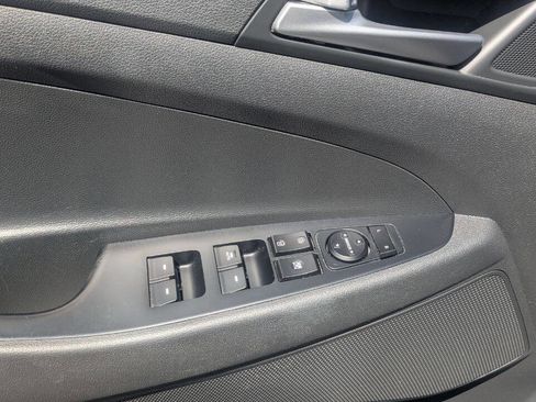 Used 2017 Hyundai Tucson SE image 30