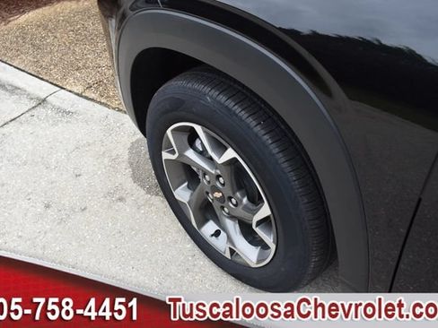 Certified 2025 Chevrolet Trax LT FWD image 15