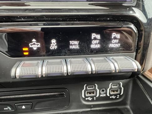 Used 2019 RAM 1500 Laramie Longhorn AWD/4WD image 44