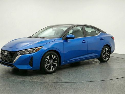 Used 2025 Nissan Sentra SV FWD image 3