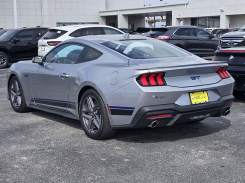 Used 2024 Ford Mustang GT Premium image 8