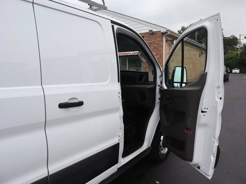 Used 2022 Ford Transit 250 Low Roof RWD image 10
