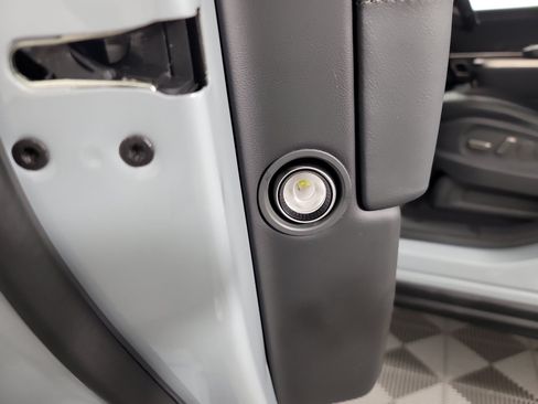 Used 2024 Rivian R1S Adventure AWD/4WD image 32