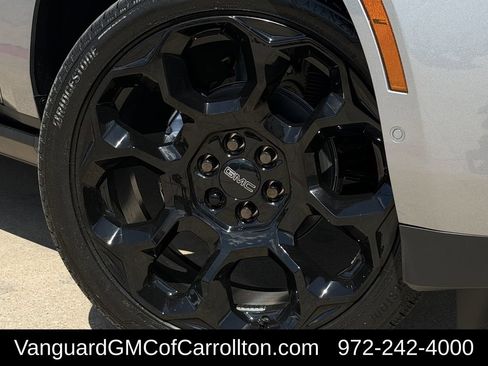 New 2026 GMC Yukon Denali w/ Denali Reserve Package AWD/4WD image 9