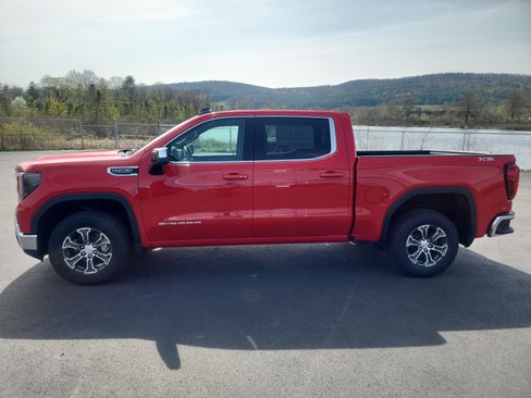 New 2025 GMC Sierra 1500 SLE w/ X31 Off-Road Package image 5