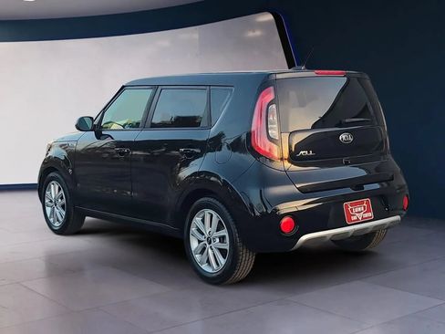 Used 2018 Kia Soul + FWD image 3