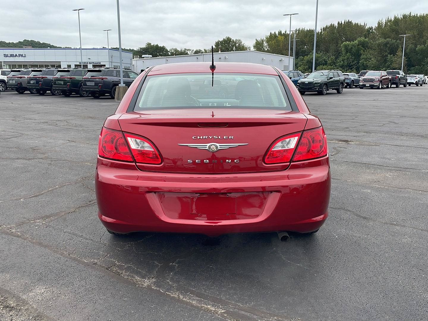 Used 2010 Chrysler Sebring Limited FWD image 4