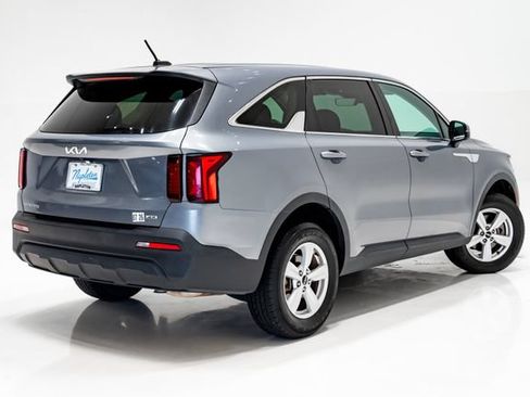 Certified 2023 Kia Sorento LX AWD/4WD image 29