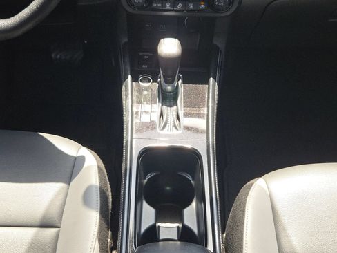 Used 2024 Nissan Kicks SR w/ SR Premium Package FWD image 18