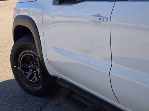 New 2026 Nissan Frontier PRO-4X w/ Pro Premium Package image 15