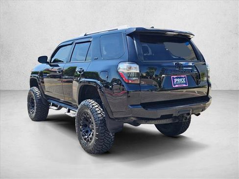 Used 2018 Toyota 4Runner SR5 AWD/4WD image 3