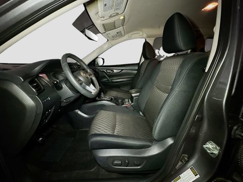Used 2018 Nissan Rogue SV AWD/4WD image 17