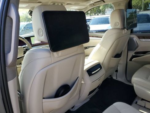 Used 2025 Cadillac Escalade ESV Sport Platinum w/ LPO, Floor Liner Package AWD/4WD image 14