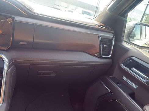 Used 2025 GMC Sierra 1500 Denali w/ Denali Reserve Package AWD/4WD image 34