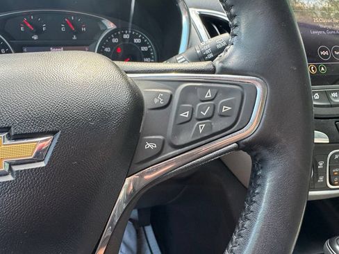Used 2020 Chevrolet Equinox LT FWD image 20