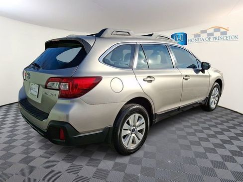 Used 2018 Subaru Outback 2.5i AWD/4WD image 6