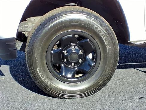 Certified 2023 Toyota Tacoma SR5 image 9