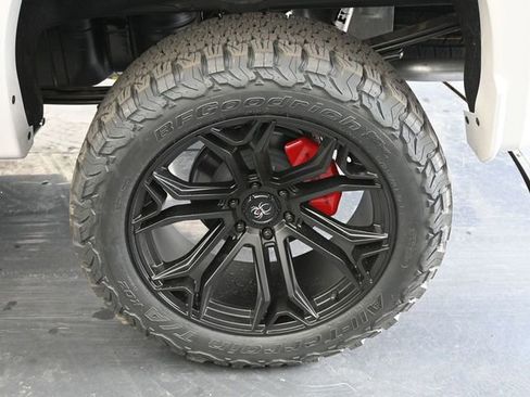 New 2025 Chevrolet Silverado 1500 High Country w/ Technology Package AWD/4WD image 11