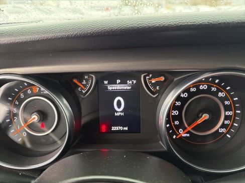 Used 2023 Jeep Gladiator Sport image 14