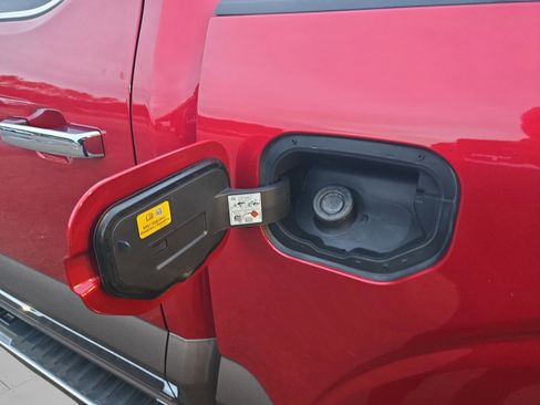 Used 2021 Ford F150 Lariat w/ Equipment Group 502A High image 10