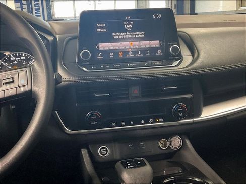 Used 2023 Nissan Rogue SV AWD/4WD image 18