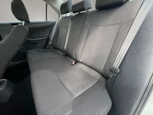 Used 2013 Volkswagen Jetta Sedan FWD image 12