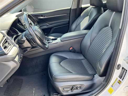 Used 2024 Toyota Camry SE FWD image 16