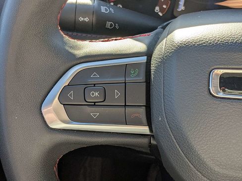 Used 2025 Jeep Compass Trailhawk AWD/4WD image 29